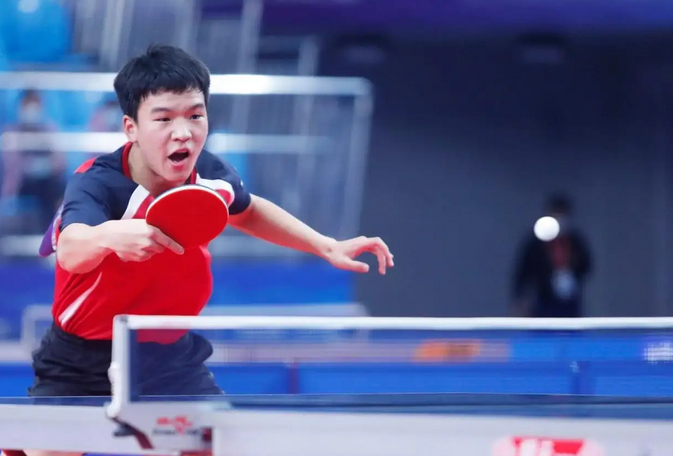 始终屹立不 始终屹立不